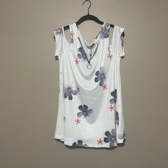 White blouse with flowers, Medium, Just Fashion Now, NWT - Picture 2 of 7